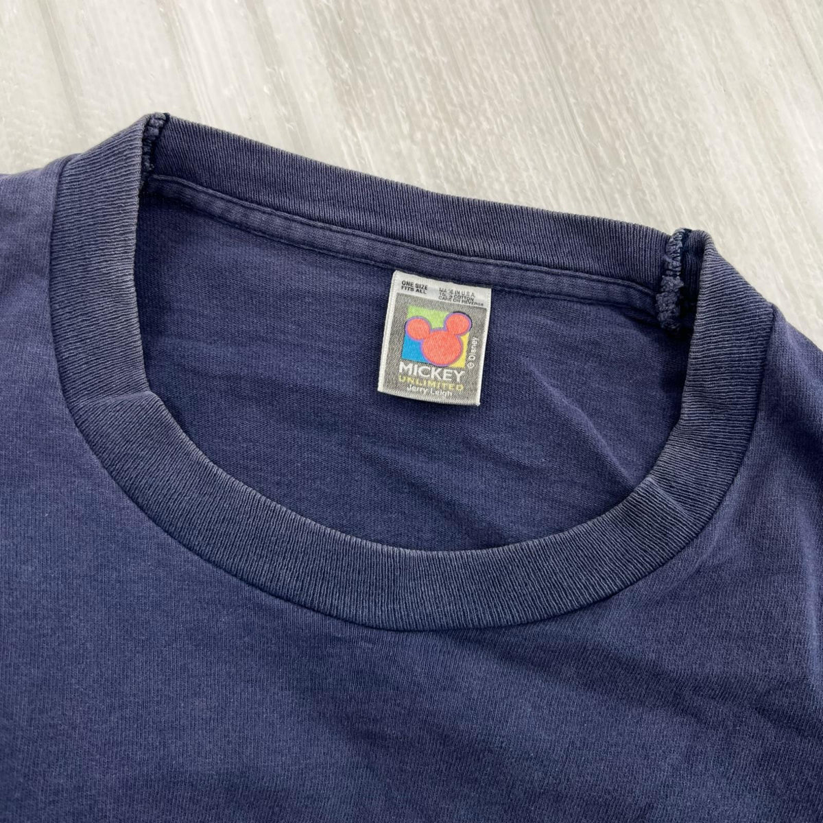 半袖Ｔシャツ Mickey BON VOYAGE 紺