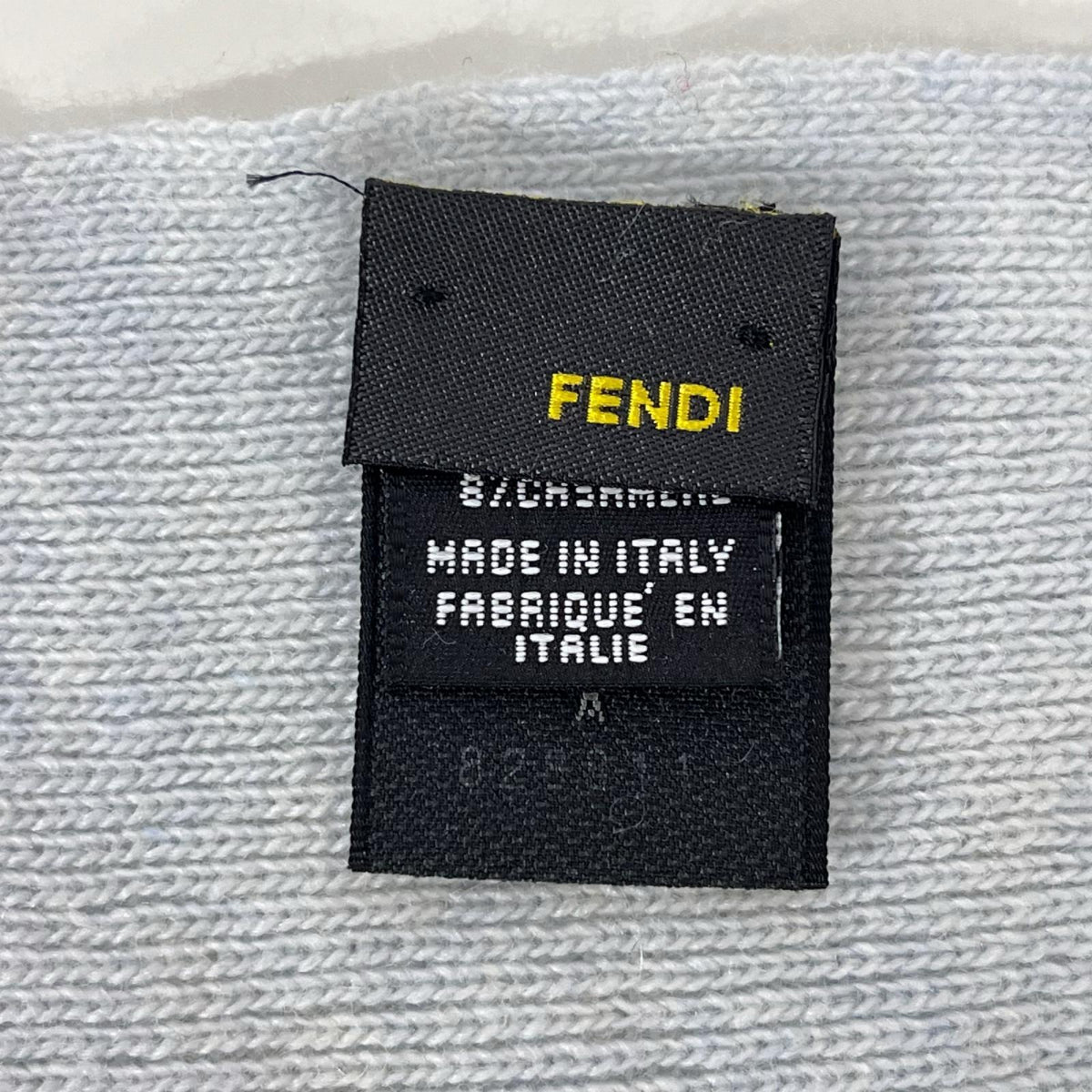 FENDI ｽﾞｯｶ柄 ｶｼﾐﾔ 4者混ﾏﾌﾗｰ ﾗｲﾄﾌﾞﾙｰ
