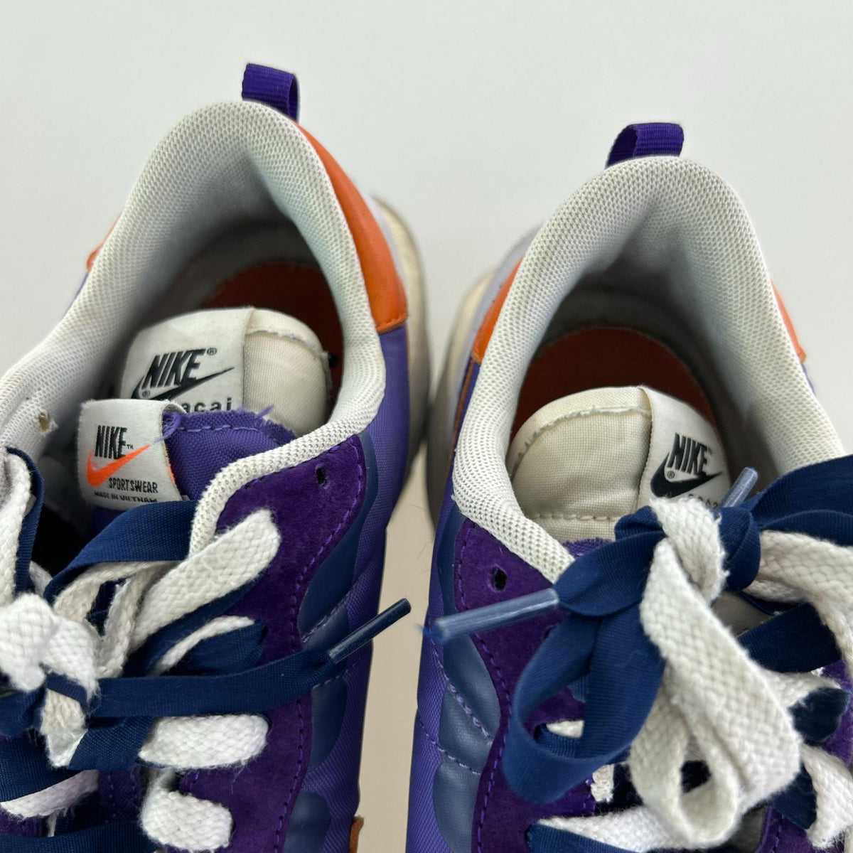 スニーカー VAPORWAFFLE/SACAI DARK IRIS/CAMPFIRE ORANGE DD1875-500 27.5cm (US9 1/2 UK9 EU45) パープル