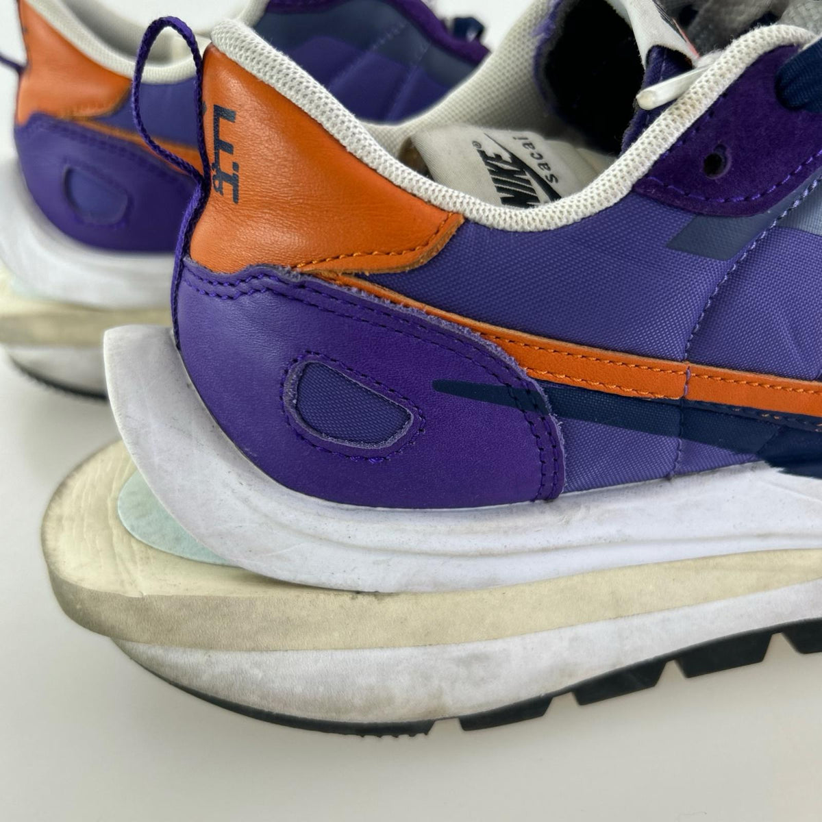 スニーカー VAPORWAFFLE/SACAI DARK IRIS/CAMPFIRE ORANGE DD1875-500 27.5cm (US9 1/2 UK9 EU45) パープル