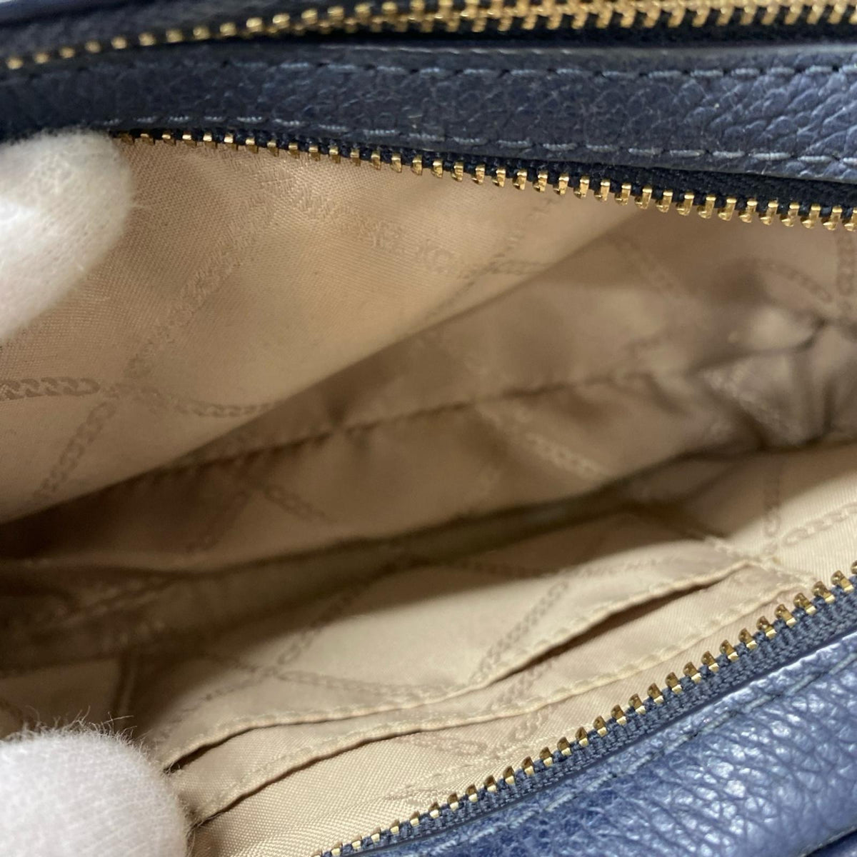 ショルダーバッグ Small logo Crossbody camera bag ネイビー