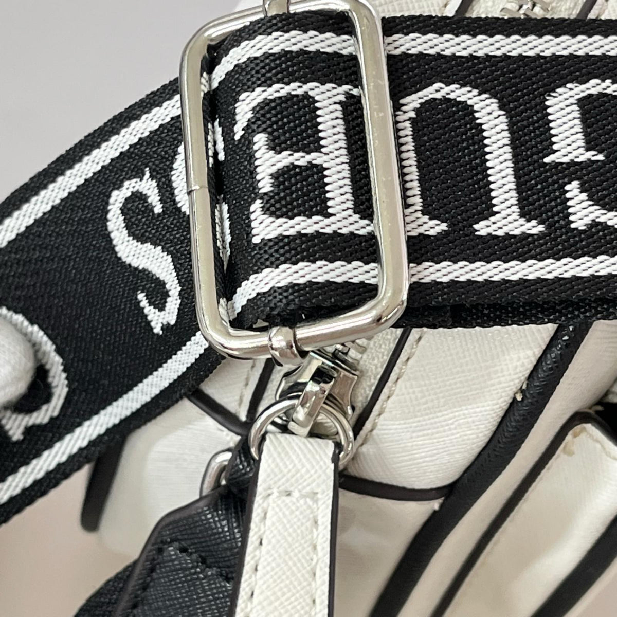 ショルダーバッグ ERIN MINI CROSSBADY WHT ホワイト