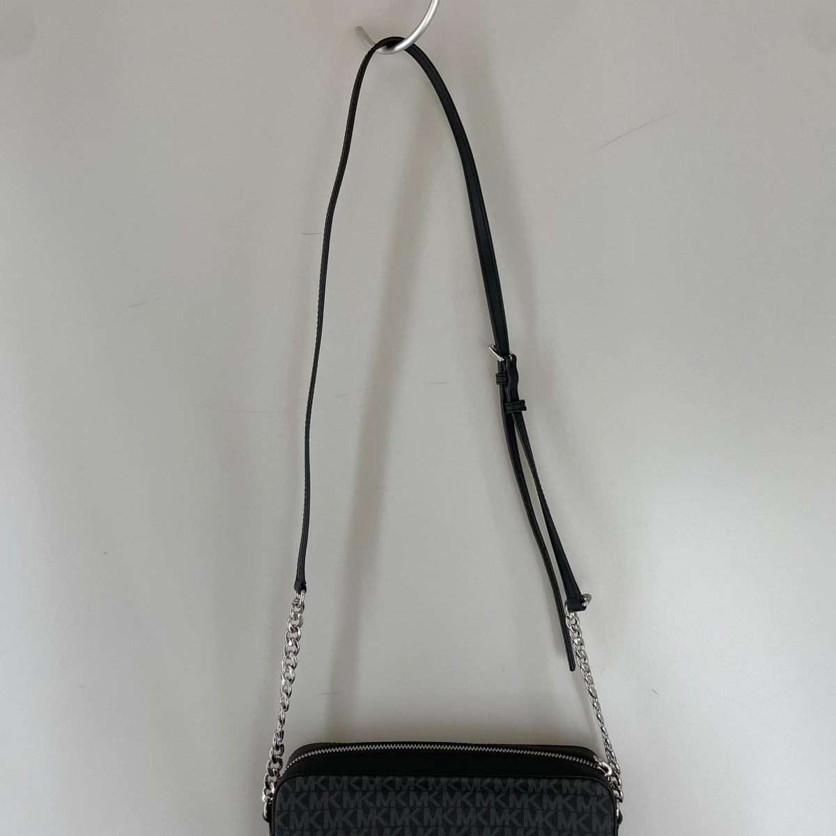 ショルダーバッグ ｼｸﾞﾈﾁｬｰ柄 BLK ブラック