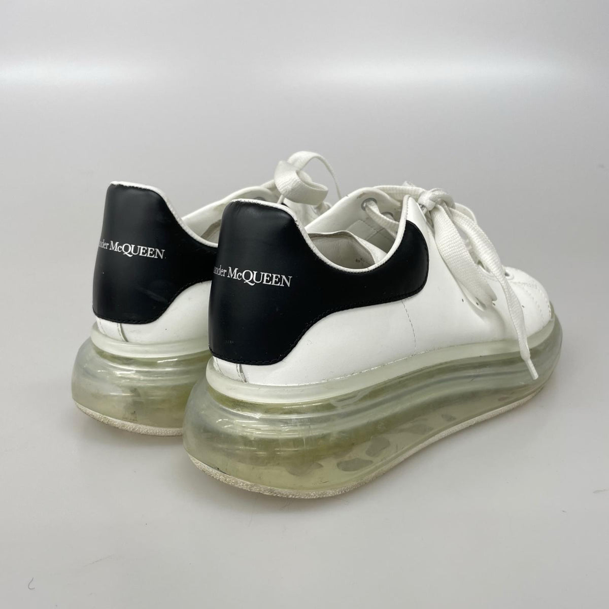 スニーカー Alexander McQueen ｴｱﾌﾟﾗｯﾄﾌｫｰﾑｽﾆｰｶｰ 40 白 40 ﾎﾜｲﾄ 40 ホワイト