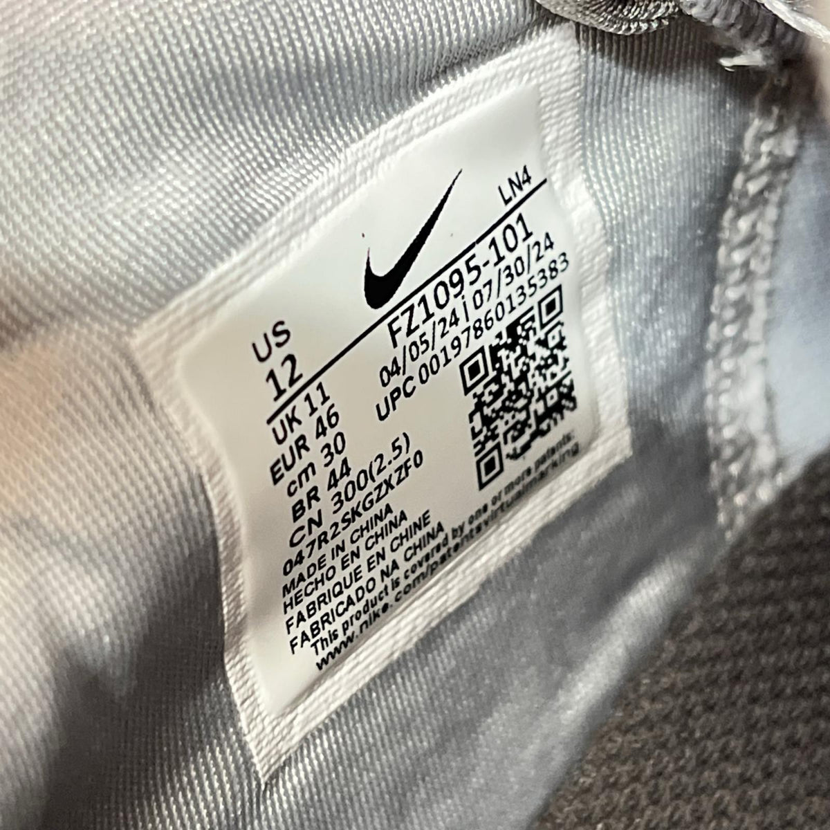 スニーカー LeBron 22 30.0cm 30cm (US12 UK11 1/2 EU50) ホワイト
