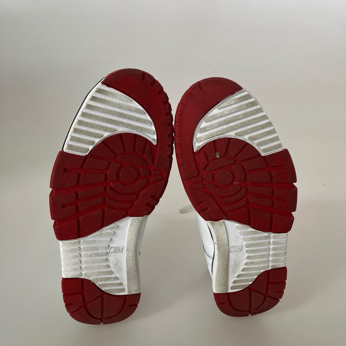 スニーカー CQ9182-101 CROSS TRAINER LOW (26.0) 26cm (US8 UK7 1/2 EU42) ホワイト