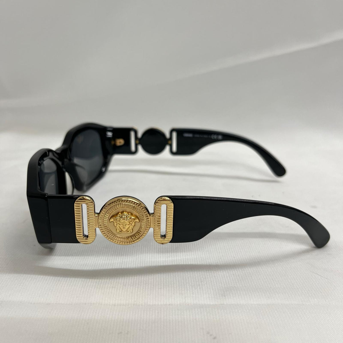 4361-F メデューサ BLACK×GOLD