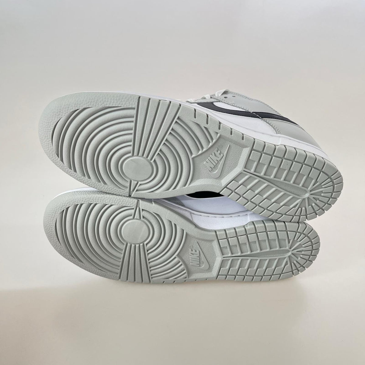 スニーカー DUNK LOW RETRO SE Lottery (28.0cm) 28cm (US10 UK9 1/2 EU46) グレー