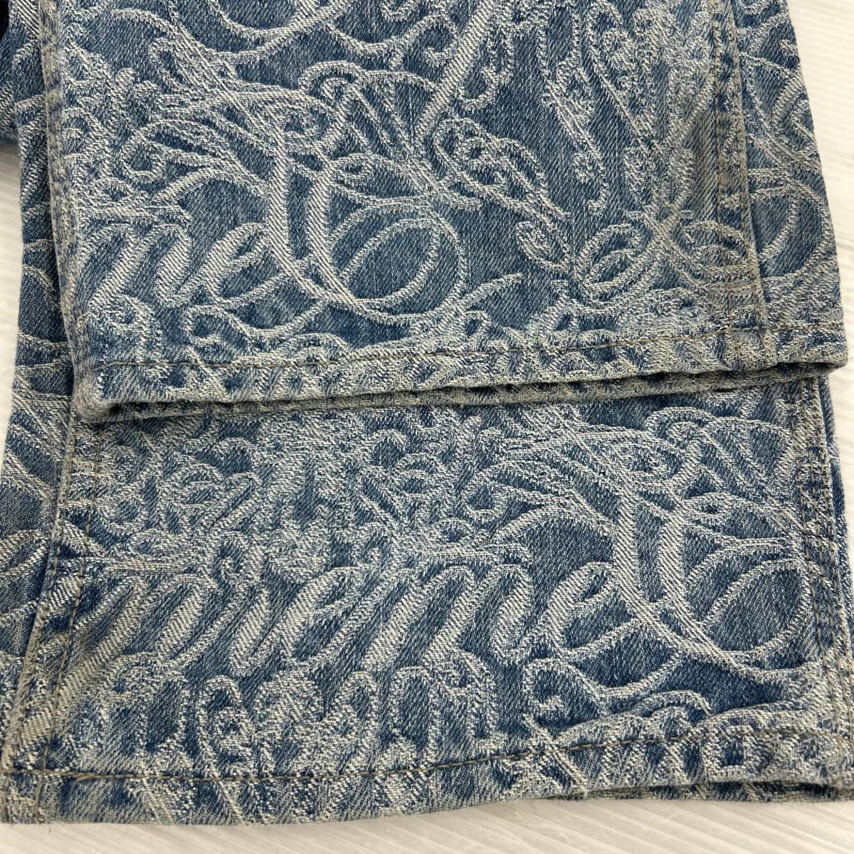 デニムパンツ Script Jacquard Double Knee Denim W32 32 ブルー