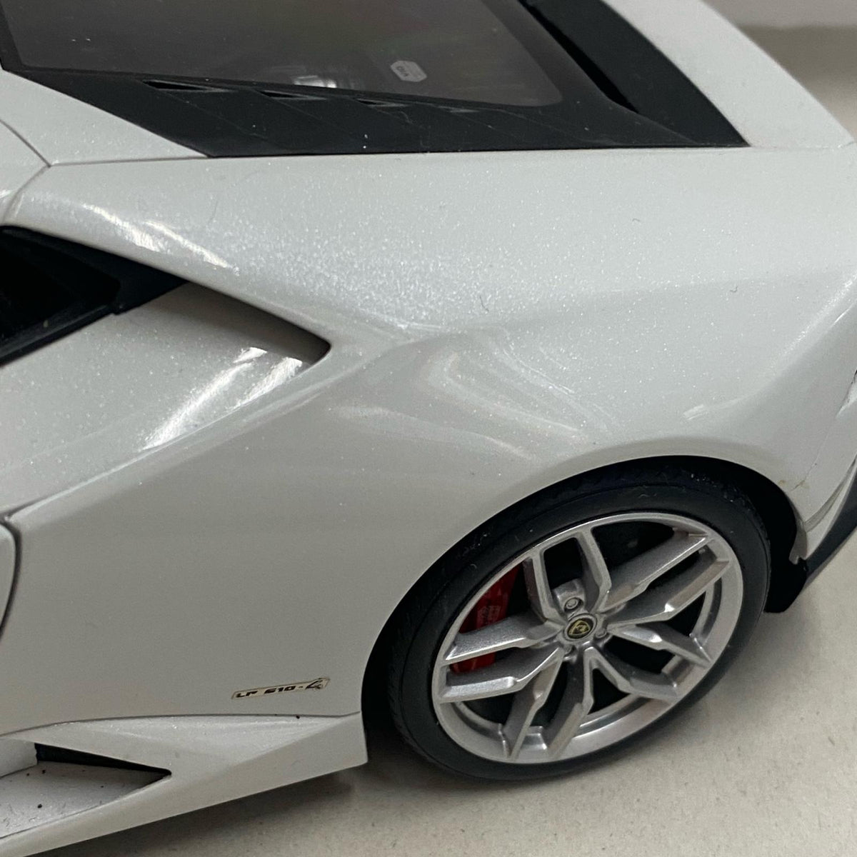 AUTOart Lamborghini Huracan LP610-4 スケールカー