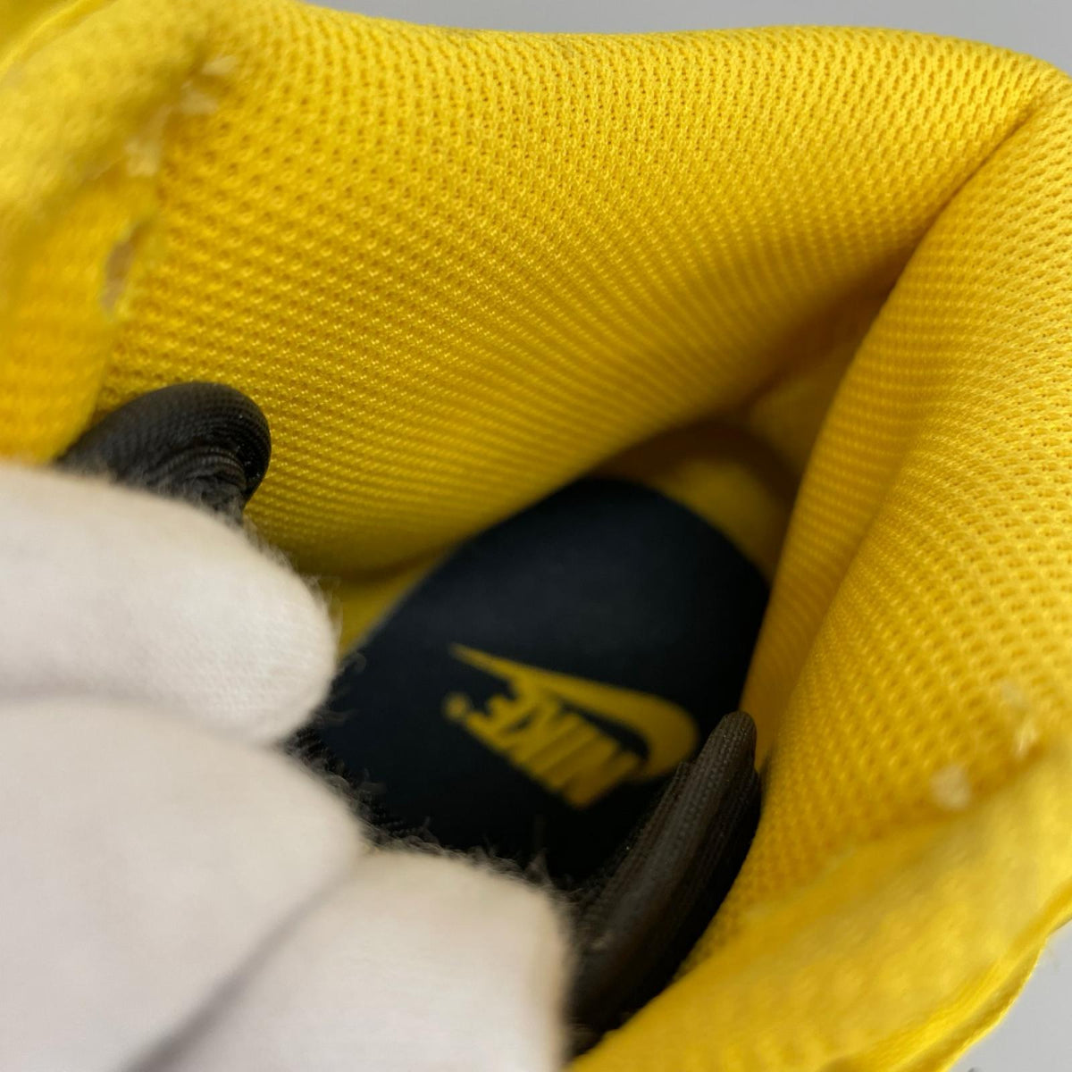 スニーカー WMNS Dunk High Satin Goldenrod FN4216-001 (29) 29cm (US11 UK10 1/2 EU48)