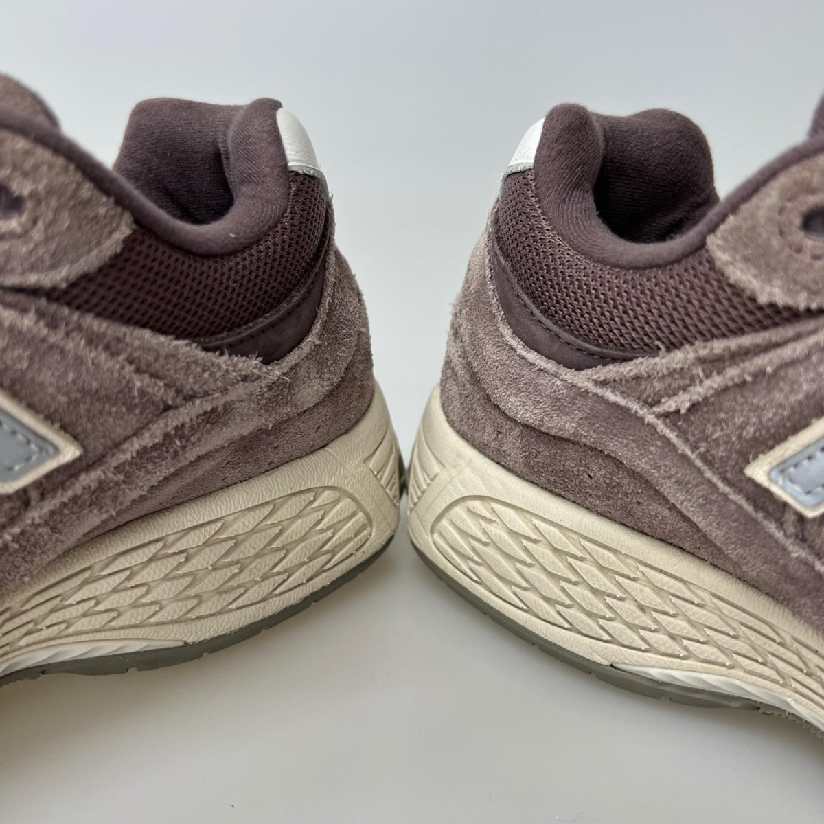 スニーカー M2002RHD (26) 26cm (US8 UK7 1/2 EU42)