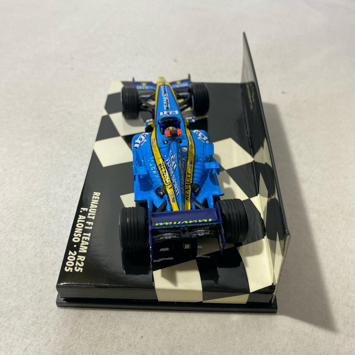 ミニチャンプス 1/43 RENAULT F1 TEAM R25 アロンソ スケールカー