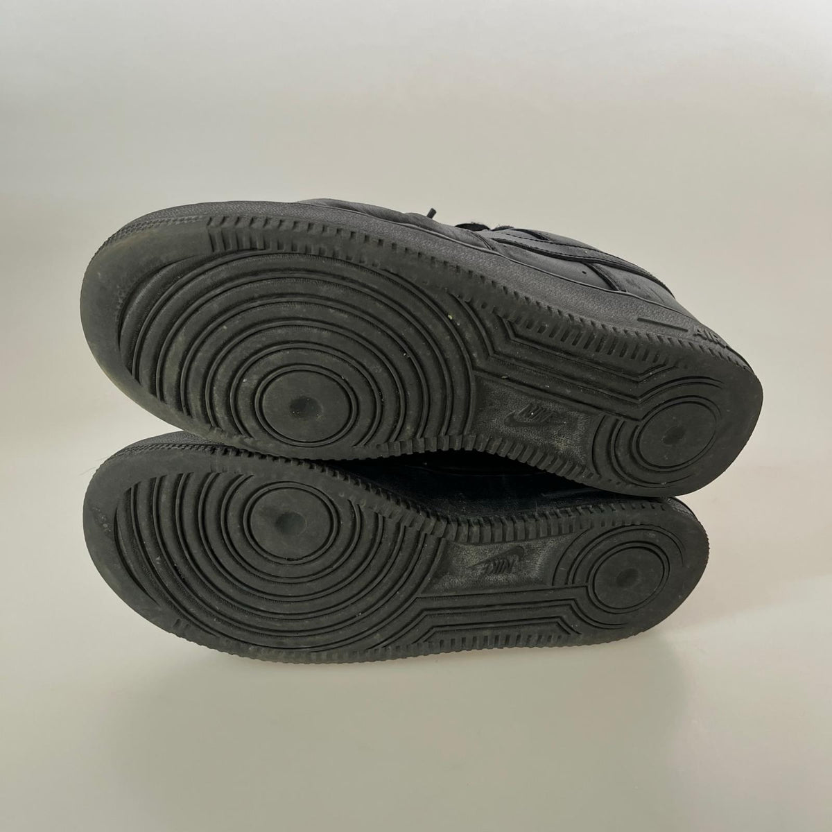 スニーカー AIR FORCE 1 07 黒 (27.0) 27cm (US9 UK8 1/2 EU44) ブラック