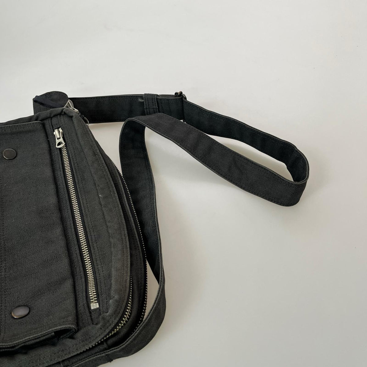 ショルダーバッグ 592-07627 SMOKY ﾌﾞﾗｯｸ グレー
