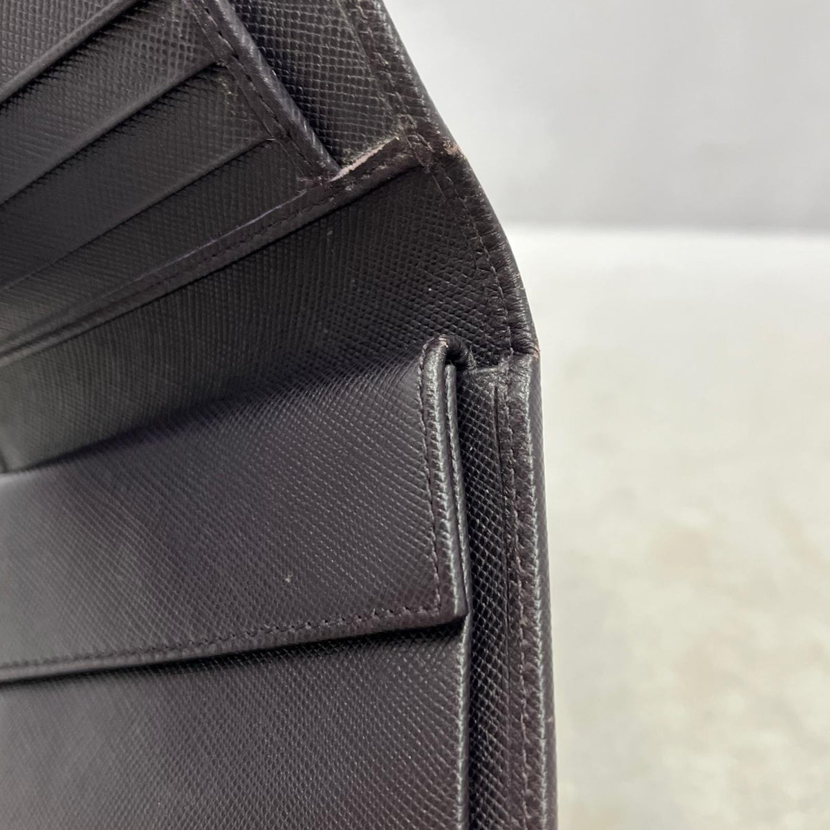 PRADA サフィアーノ 三つ折り財布