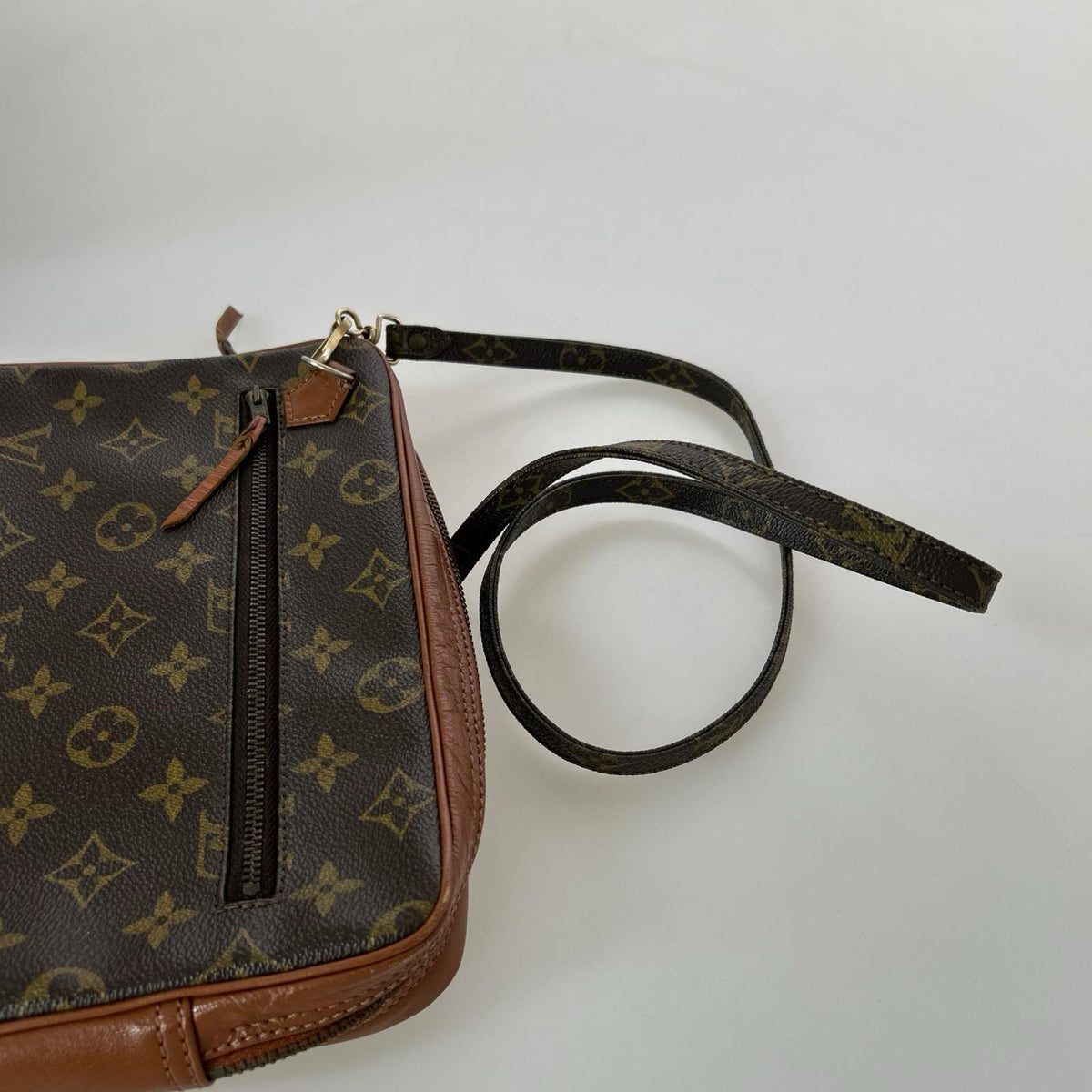 LV モノグラム サックスポ 832