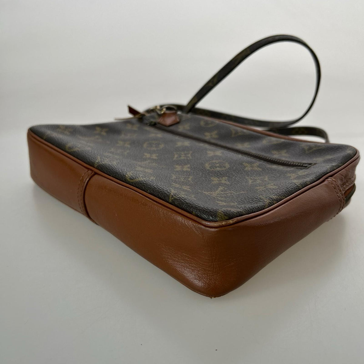 LV モノグラム サックスポ 832