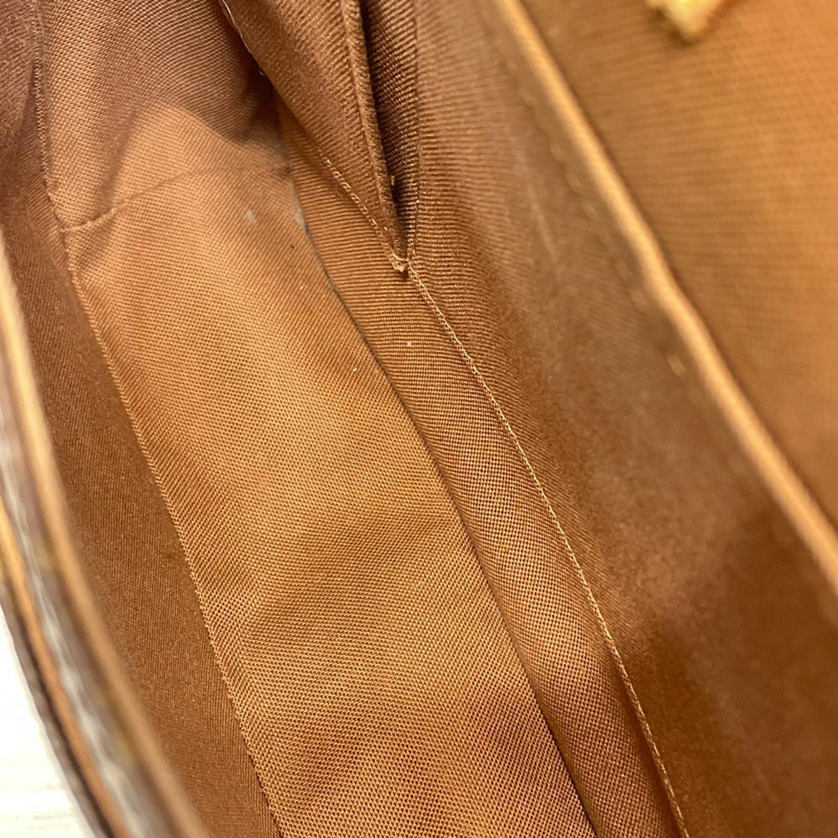 LOUIS VUITTON モノグラム メッセンジャーPM ボスフォール
