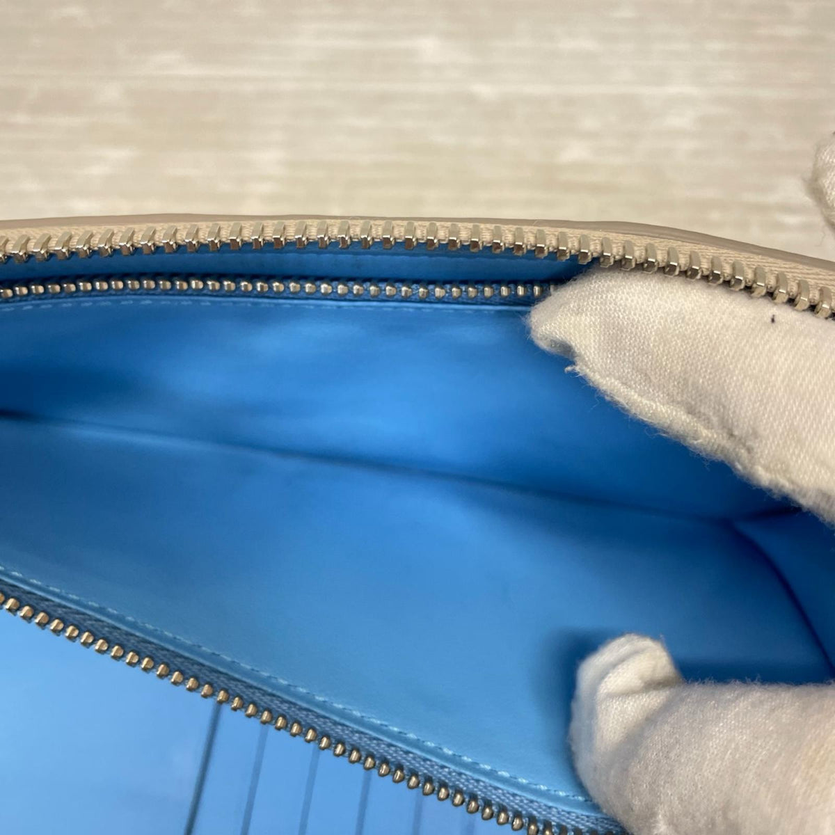 LOUIS VUITTON トリヨン・クライミング ジッピーウォレット ヴェルティカル M81573
