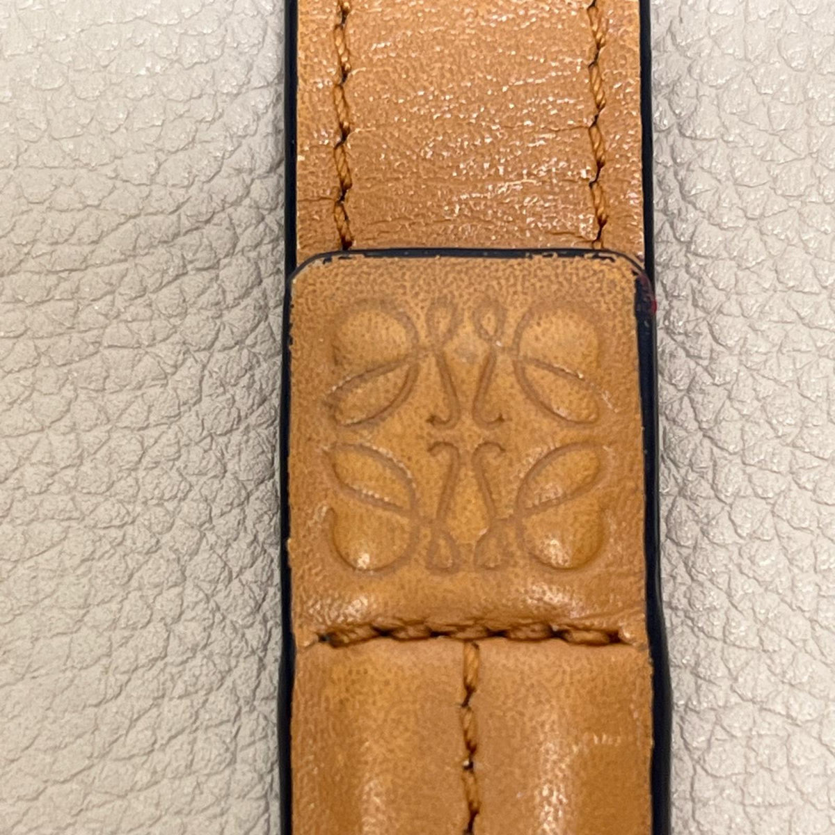 LOEWE/102143/ｺﾝﾊﾟｸﾄｼﾞｯﾌﾟ/ﾍﾞｰｼﾞｭ