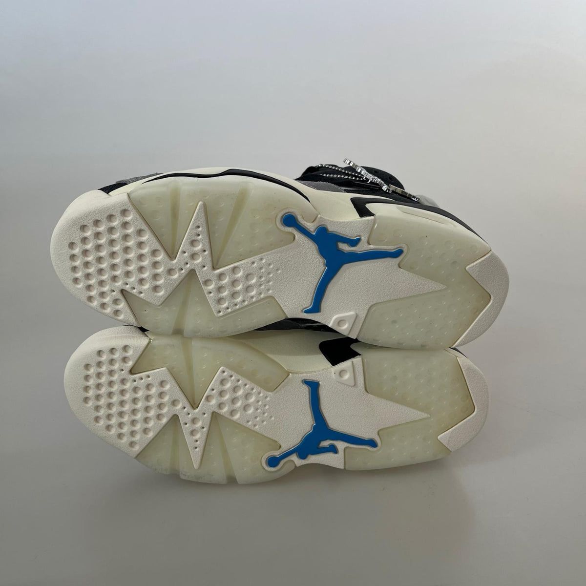 スニーカー AIR JORDAN 6 RETRO Smoke Grey 26.0cm 26cm (US8 UK7 1/2 EU42) グレー