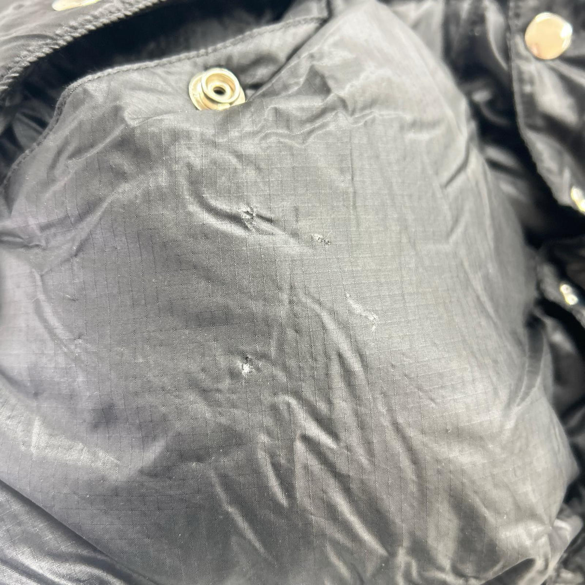 ダウンジャケット KLUANE MOUNTAINEERING/SNAP PARKA/M M ブラック