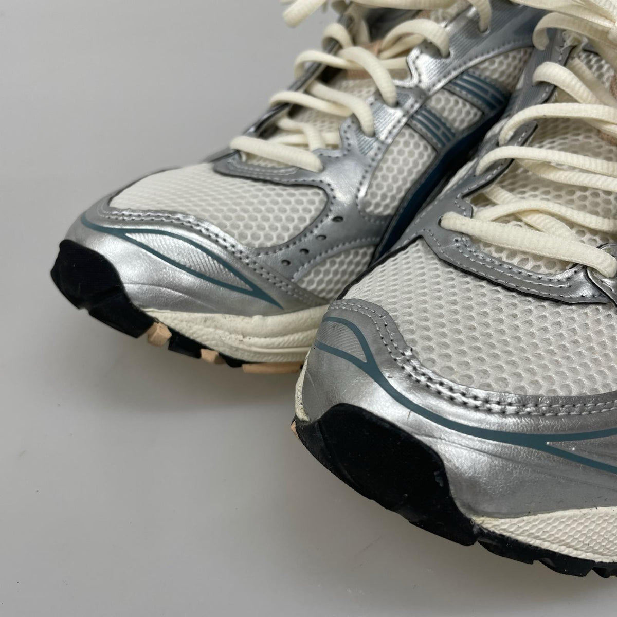 スニーカー 1203A537 28cm (US10 UK9 1/2 EU46)