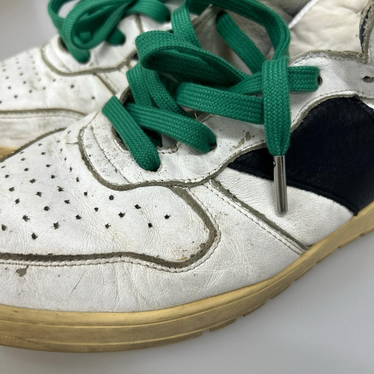 スニーカー RHUDE ﾀﾞﾒｰｼﾞ加工 WHT ホワイト