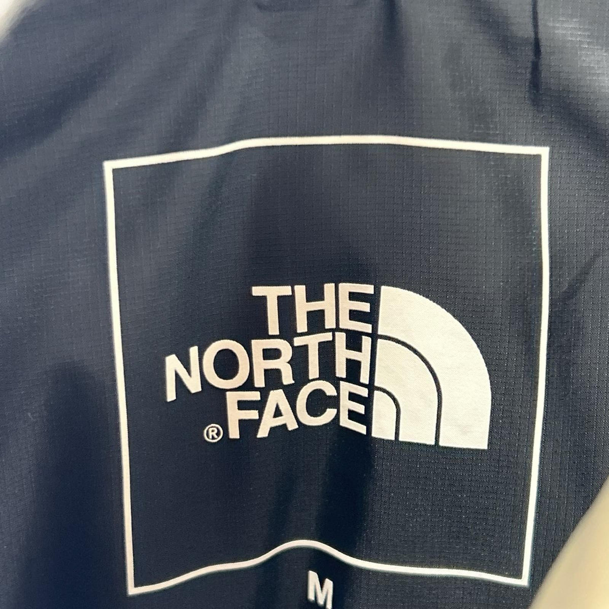 ダウンジャケット GTX Nuptse Jacket M カーキ