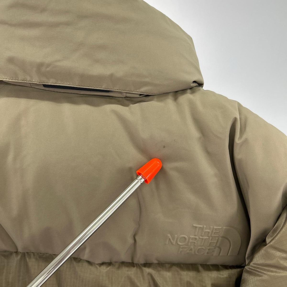 ダウンジャケット GTX Nuptse Jacket M カーキ