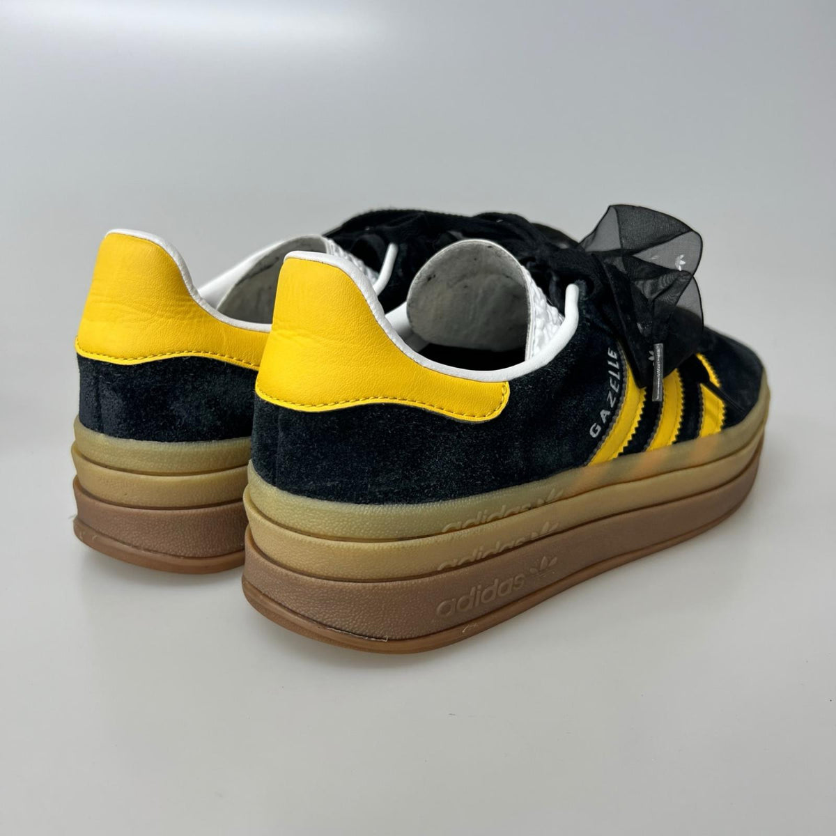 スニーカー GAZELLE BOLD 黒黄 (25.0cm) 25cm (US7 UK6 1/2 EU40)
