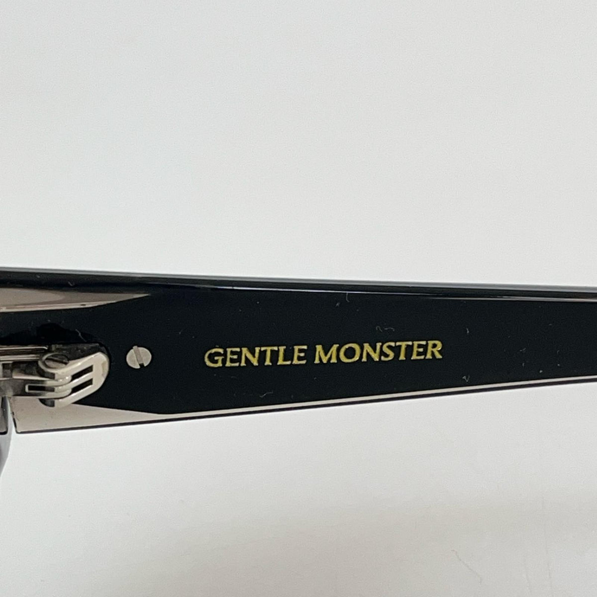 その他アクセサリー GENTLE MONSTER DADA ﾌﾞﾗｯｸｱｾﾃｰﾄ ｵｰﾊﾞﾙｻﾝｸﾞﾗｽ ブラック