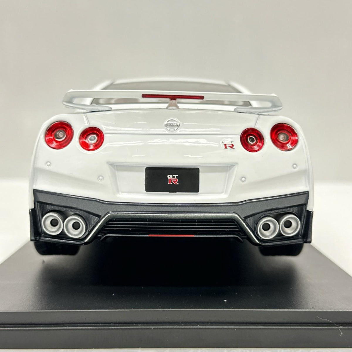 国産名車コレクション　日産　GT-R　2017 スケールカー