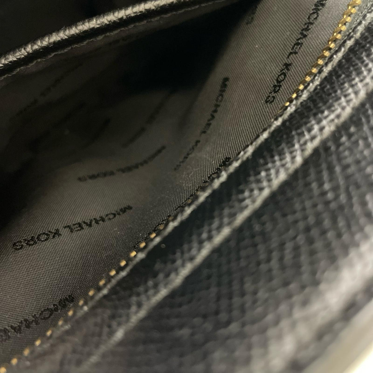 ショルダーバッグ MICHAEL KORS SELMA MD MESSENGER ｼｮﾙﾀﾞｰﾊﾞｯｸﾞ ﾌﾞﾗｯｸ ブラック