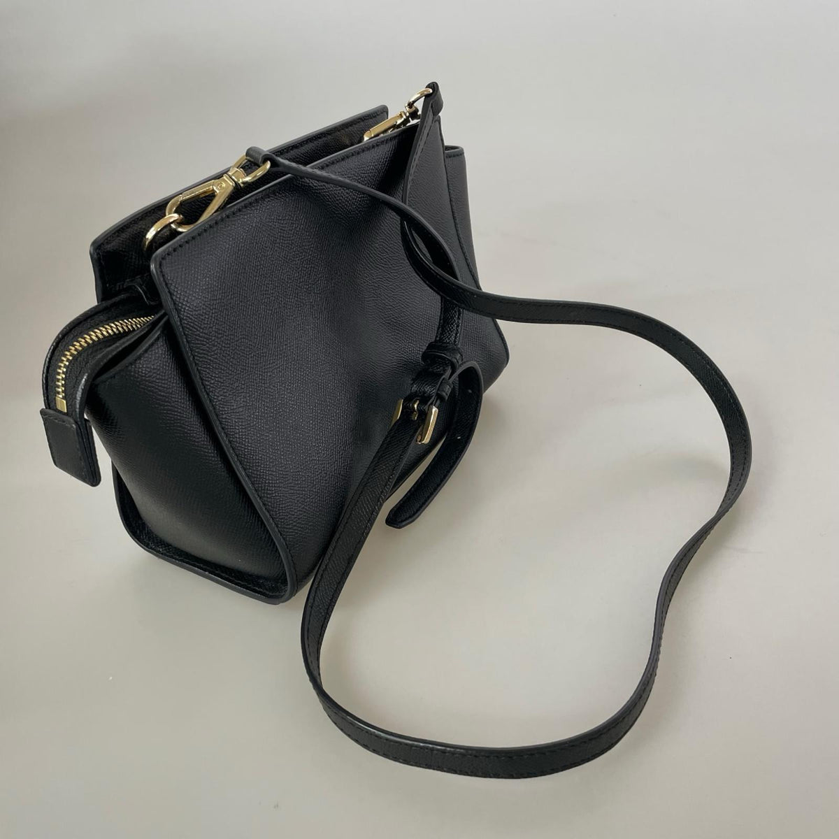 ショルダーバッグ MICHAEL KORS SELMA MD MESSENGER ｼｮﾙﾀﾞｰﾊﾞｯｸﾞ ﾌﾞﾗｯｸ ブラック