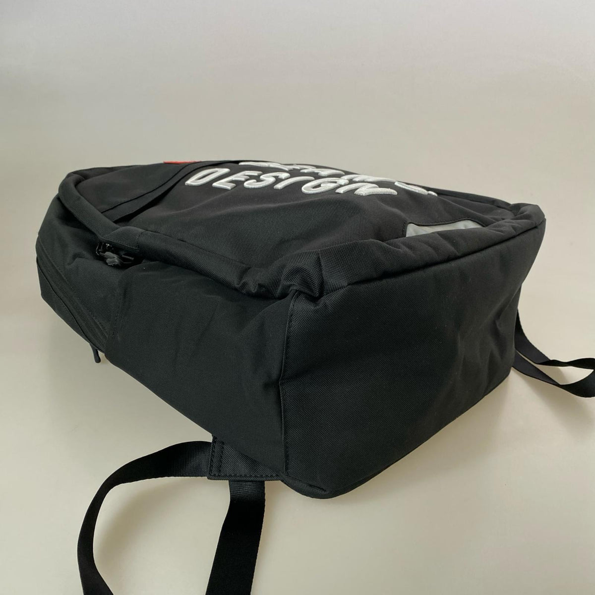 リュック・デイパック BEAMS DESIGN ﾛｺﾞ刺繍 ﾊﾞｯｸﾊﾟｯｸ 35L ﾌﾞﾗｯｸ フリー ブラック