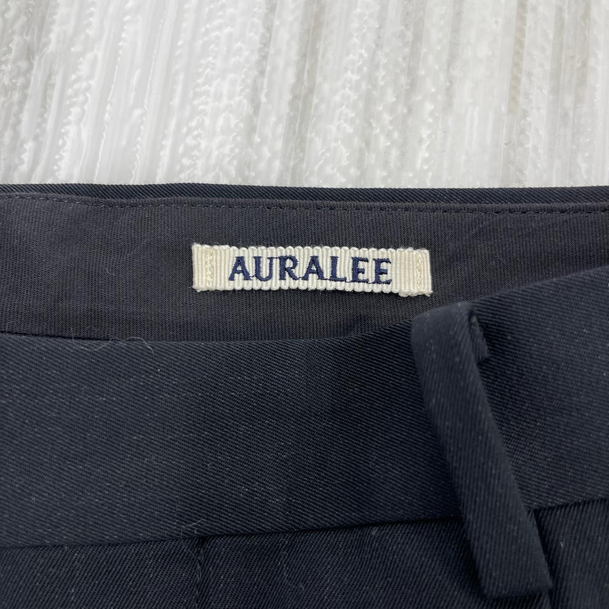 パンツ LIGHT WOOL MAX GABARDINE TWO-TUCK SLACKS 3 ブラック