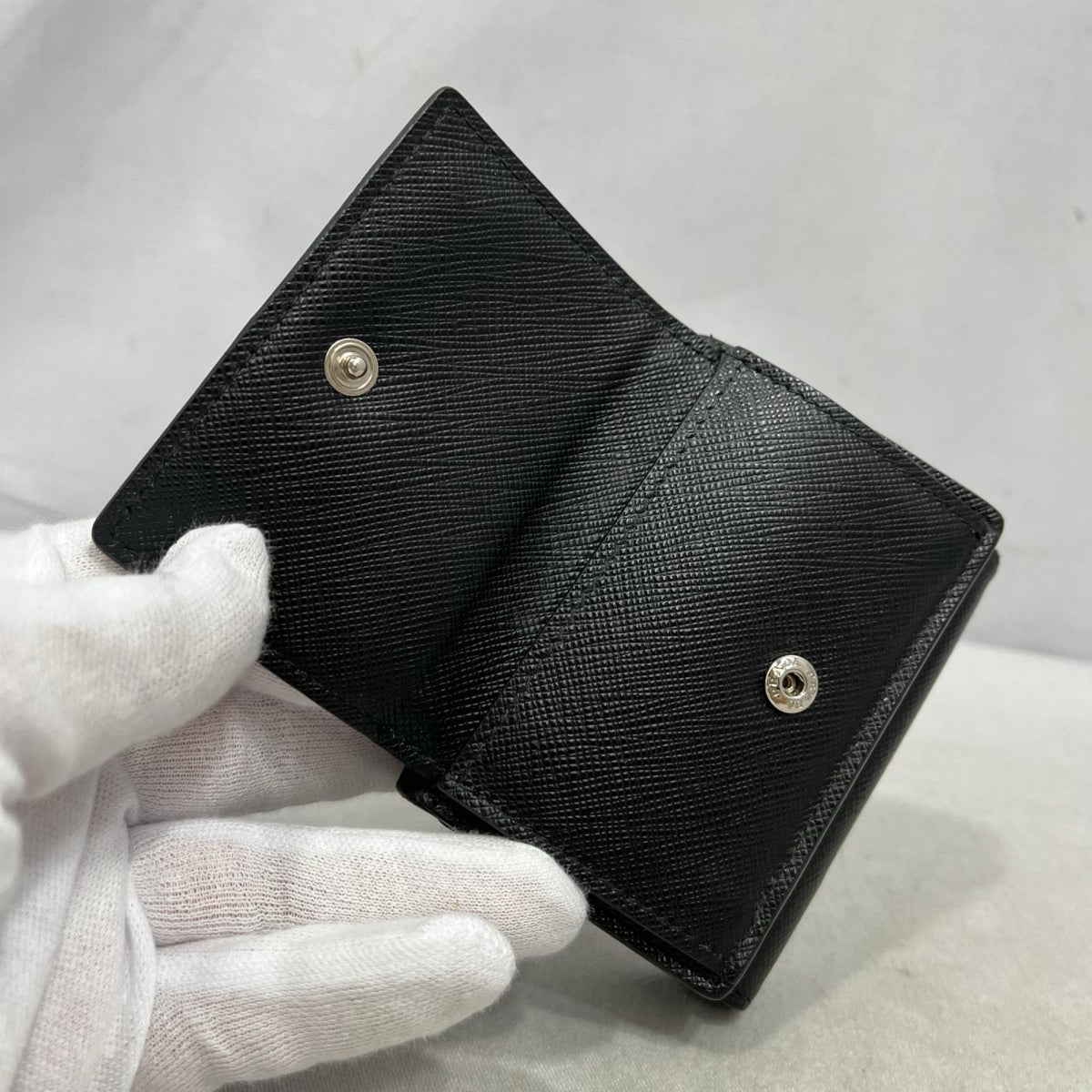 PRADA サフィアーノ 三つ折り NERO