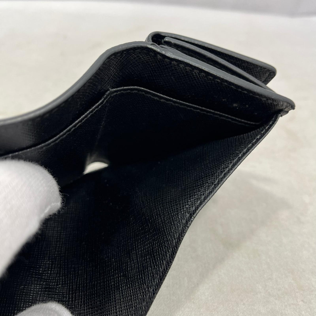 PRADA サフィアーノ 三つ折り NERO