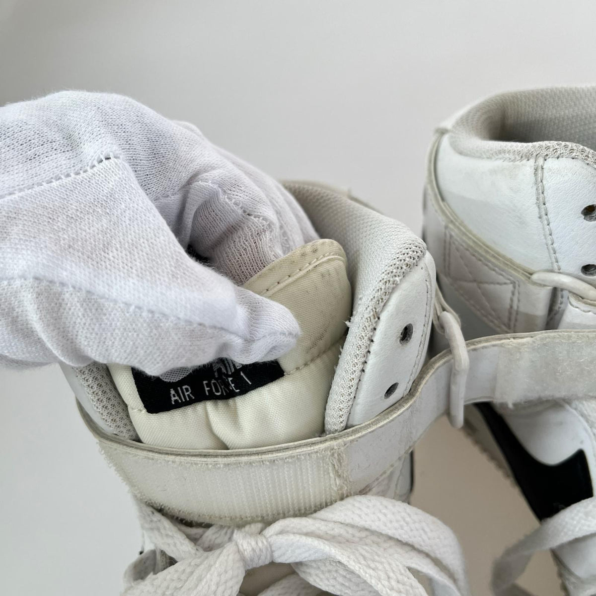 スニーカー AIR FORCE 1 HIGH 07 白 (25.0) 25cm (US7 UK6 1/2 EU40) ホワイト