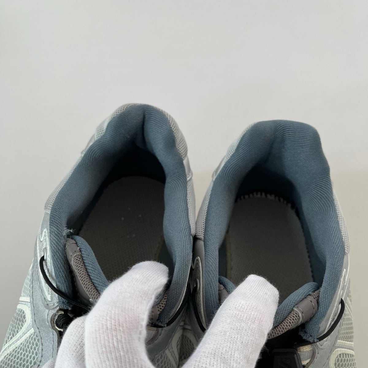 スニーカー XT-WHISPER（24.0） 24cm (US6 UK5 1/2 EU38) グレー