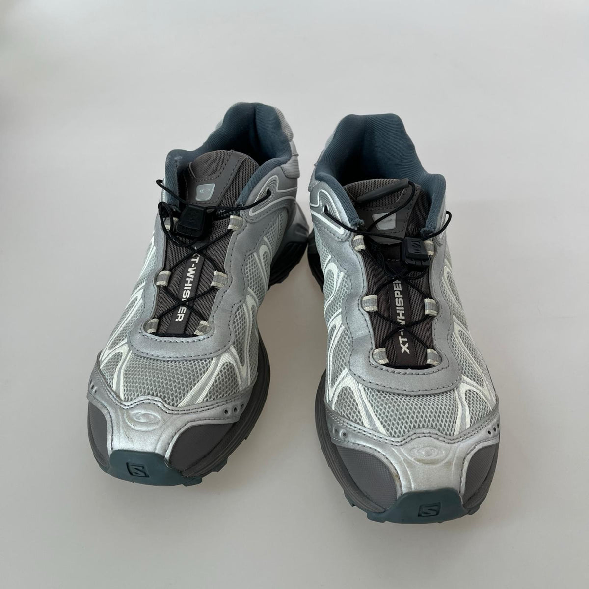 スニーカー XT-WHISPER（24.0） 24cm (US6 UK5 1/2 EU38) グレー