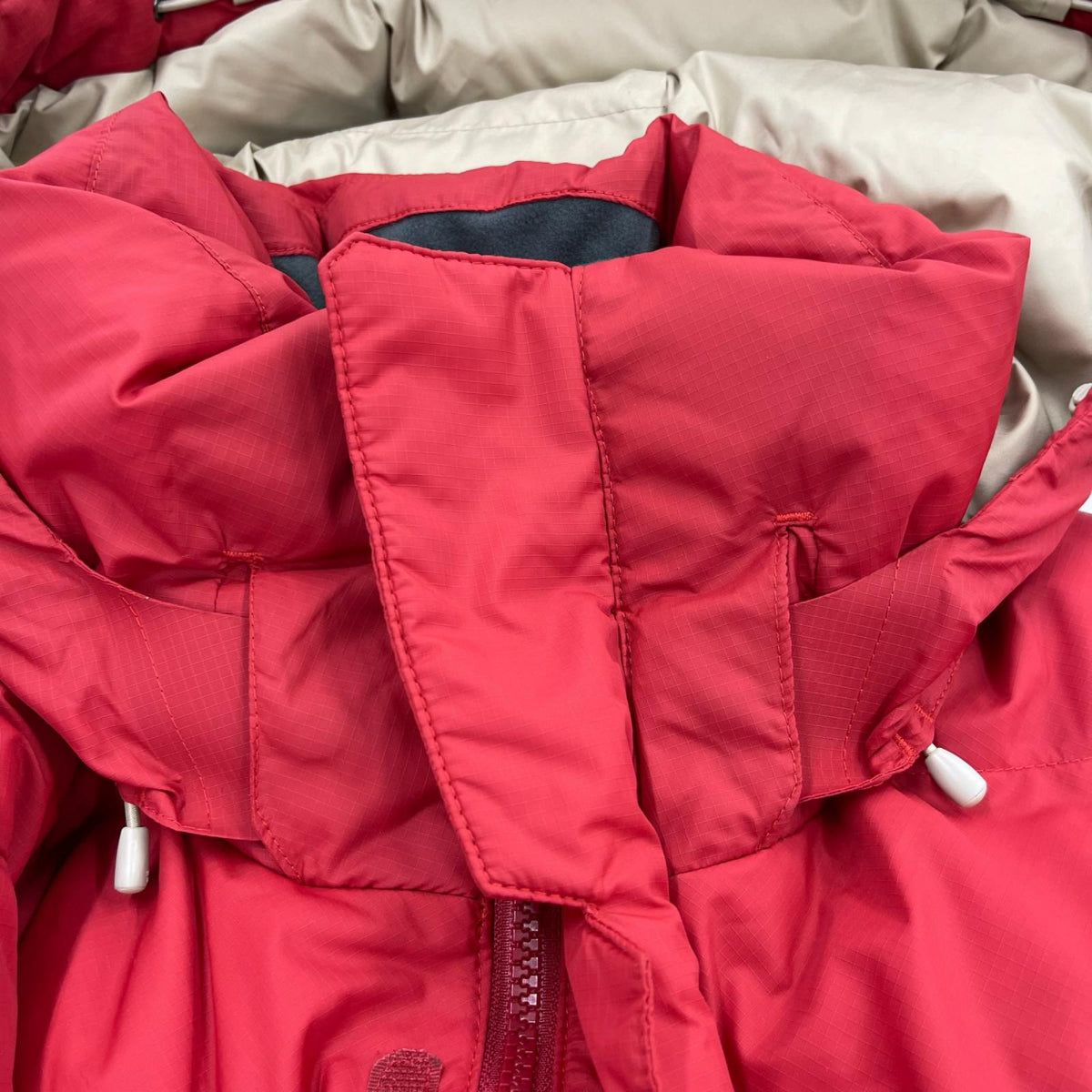 ダウンジャケット Rubicon Down Jacket S レッド