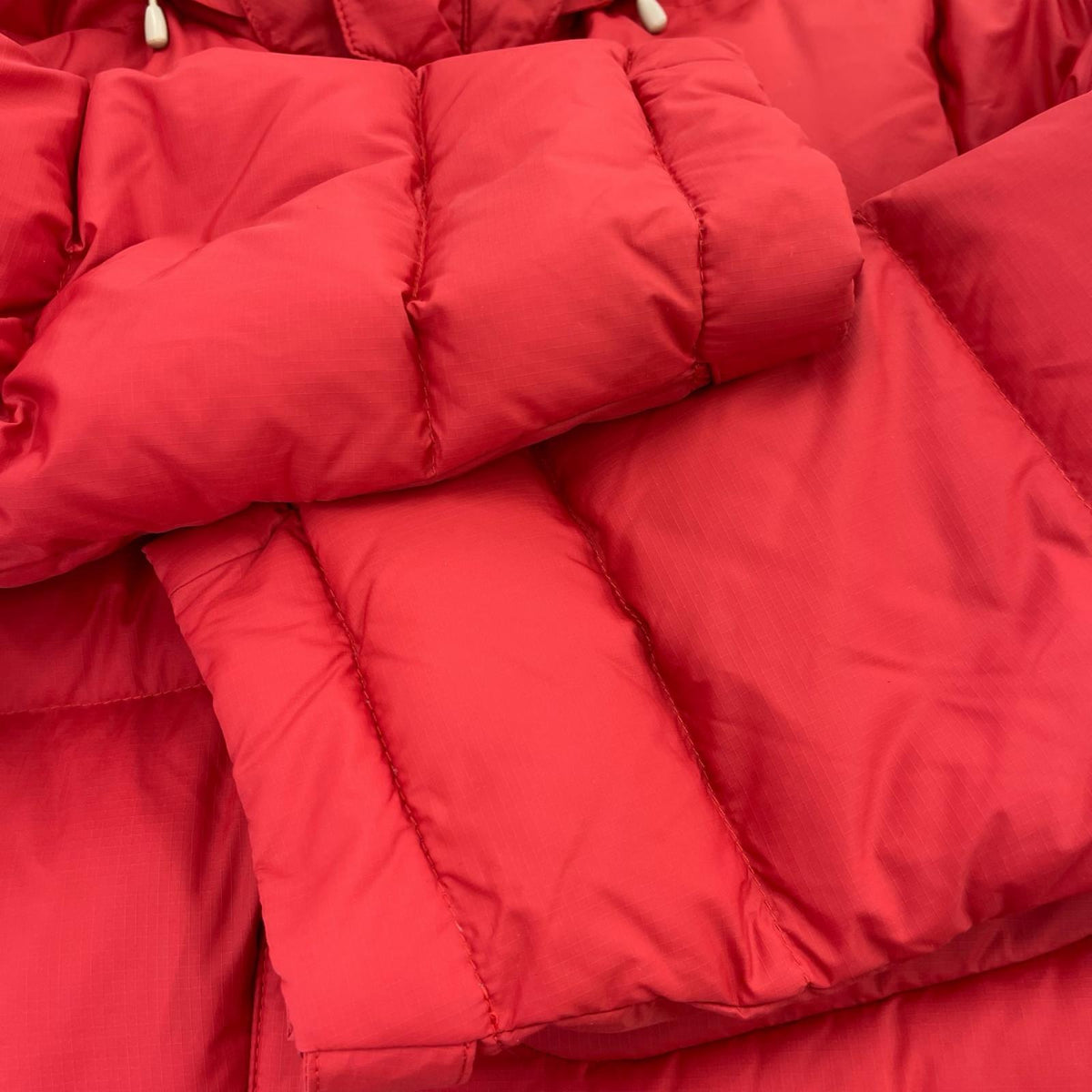 ダウンジャケット Rubicon Down Jacket S レッド
