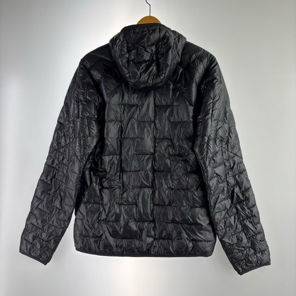 ダウンジャケット patagonia 18年 Micro Puff Hoody 84030SP18 黒 (XS) ブラック