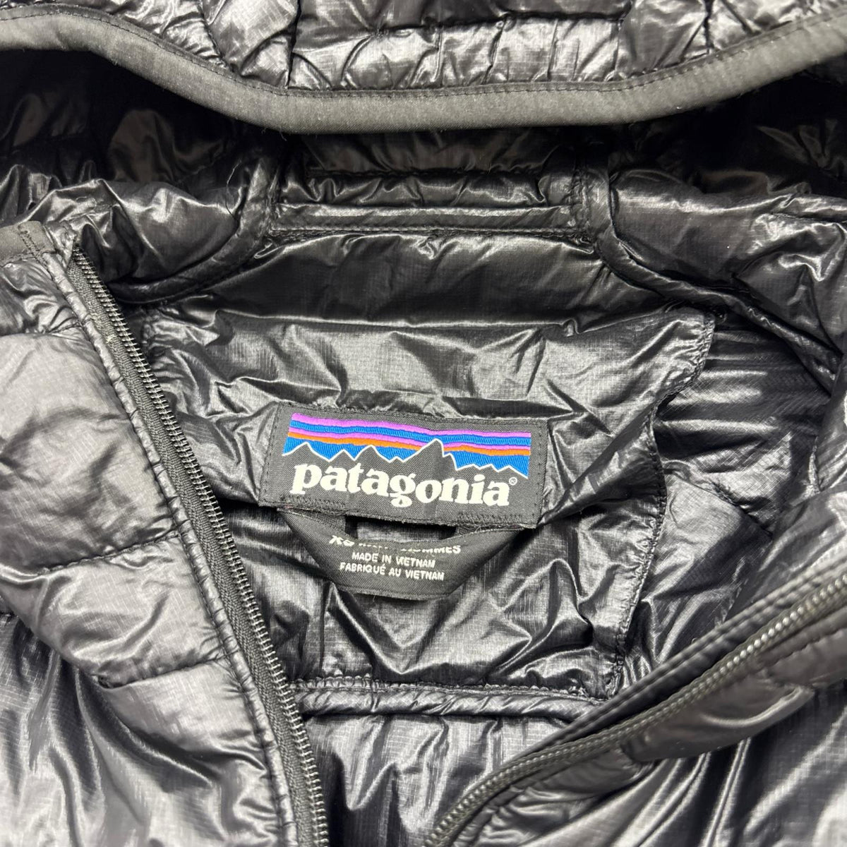 ダウンジャケット patagonia 18年 Micro Puff Hoody 84030SP18 黒 (XS) ブラック