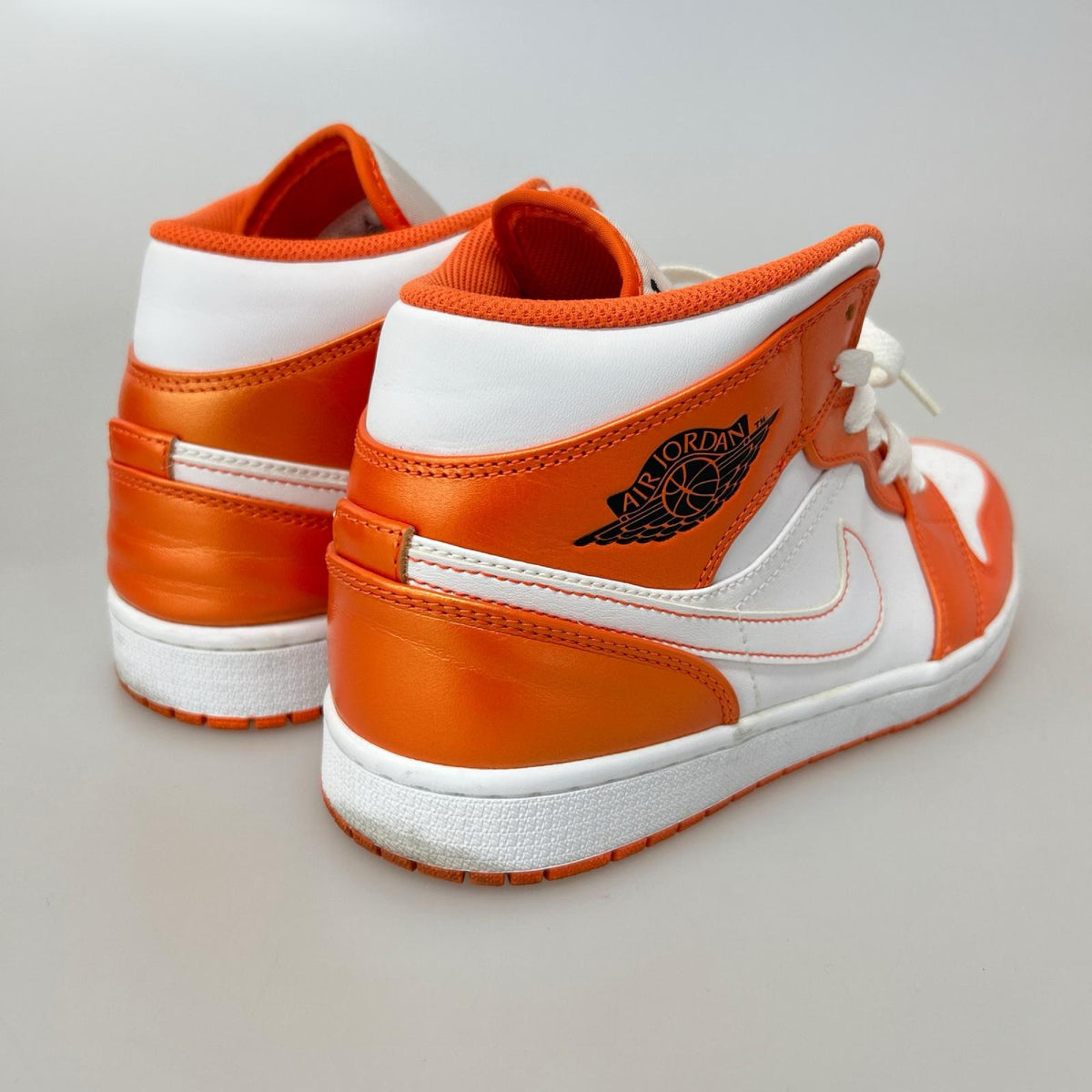スニーカー AIR JORDAN 1 MID SE 28cm (US10 UK9 1/2 EU46)
