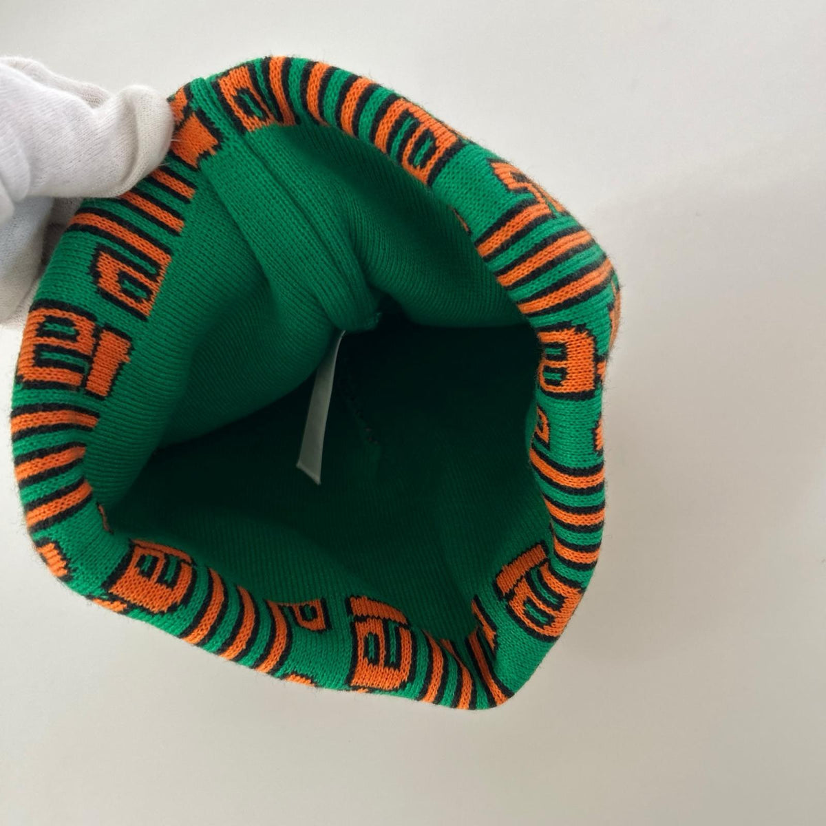 ニットキャップ 23FW Vertical LogoBeanie 総柄 緑 マルチカラー