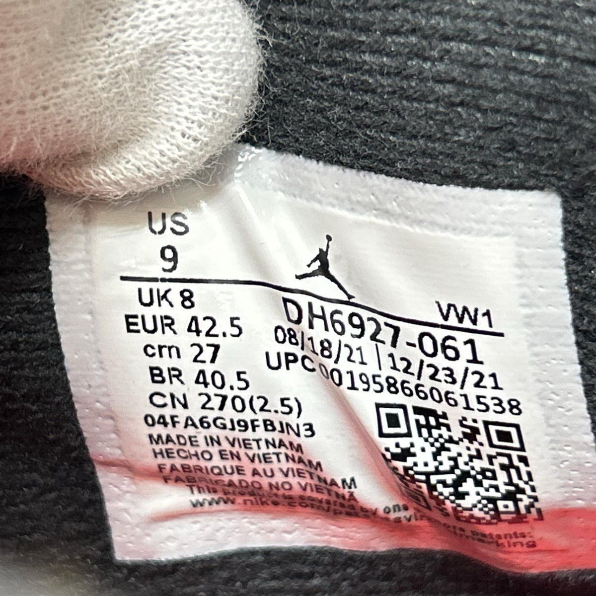 スニーカー AIR JORDAN 4 RETRO（27.0） 27cm (US9 UK8 1/2 EU44)